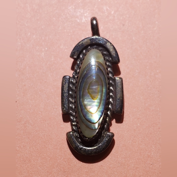 Vintage 925 Native American sterling silver signed abalone pendant - Picture 2 of 5